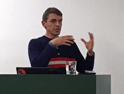 Thomas Scheffer während seines Vortrags (Bild: Jonas Bens)